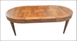 Tavolo classico ovale con prolunghe intarsiate