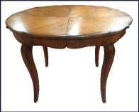 Elegante tavolo ovale classico sagomato