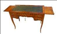 Scrivania classica con piano in pelle