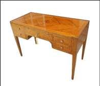 Scrivania classica con intarsio stella