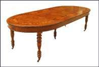 Elegante tavolo in stile inglese con manovella .