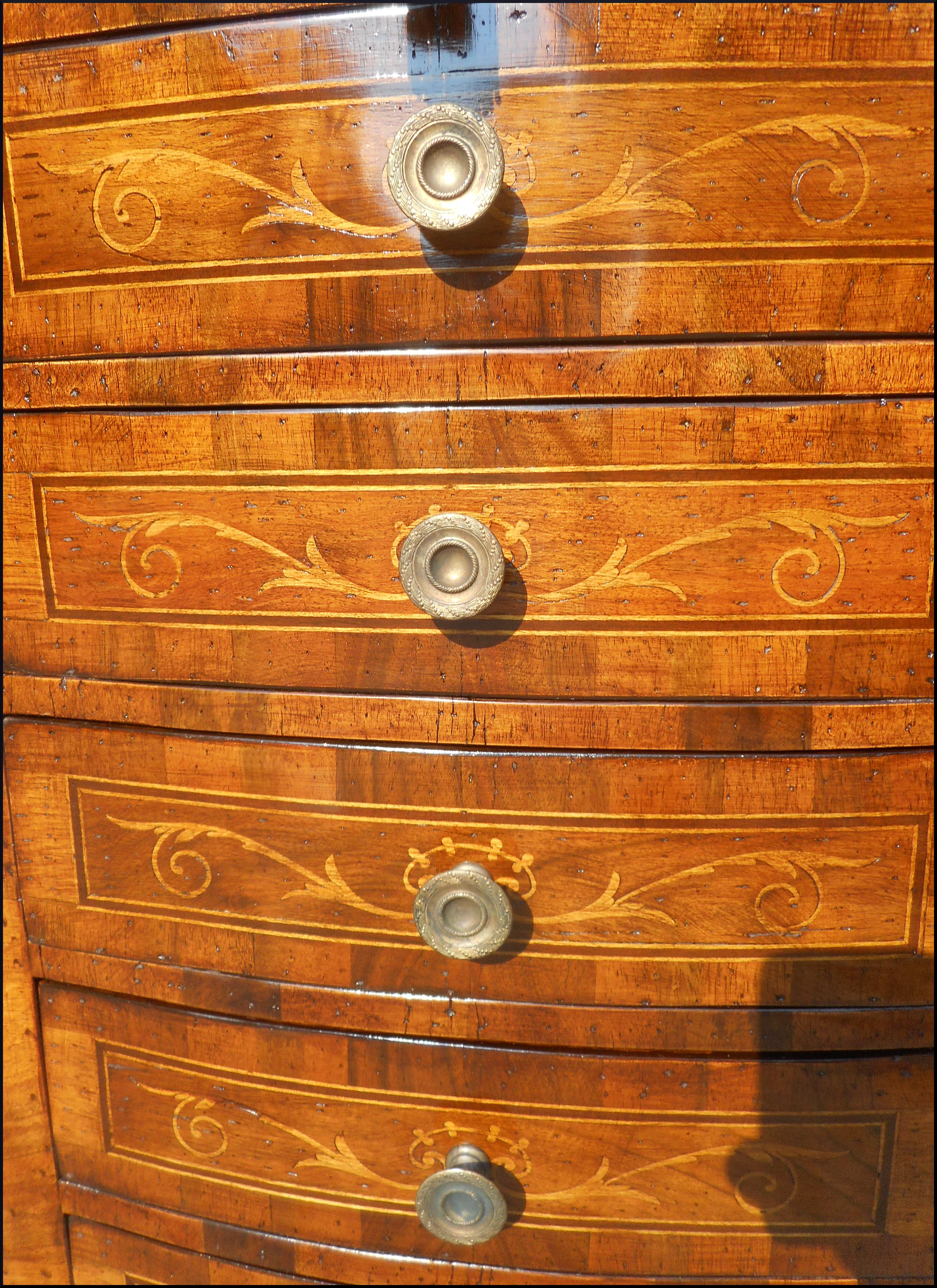 Settimino lastronato ed intarsiato a mano