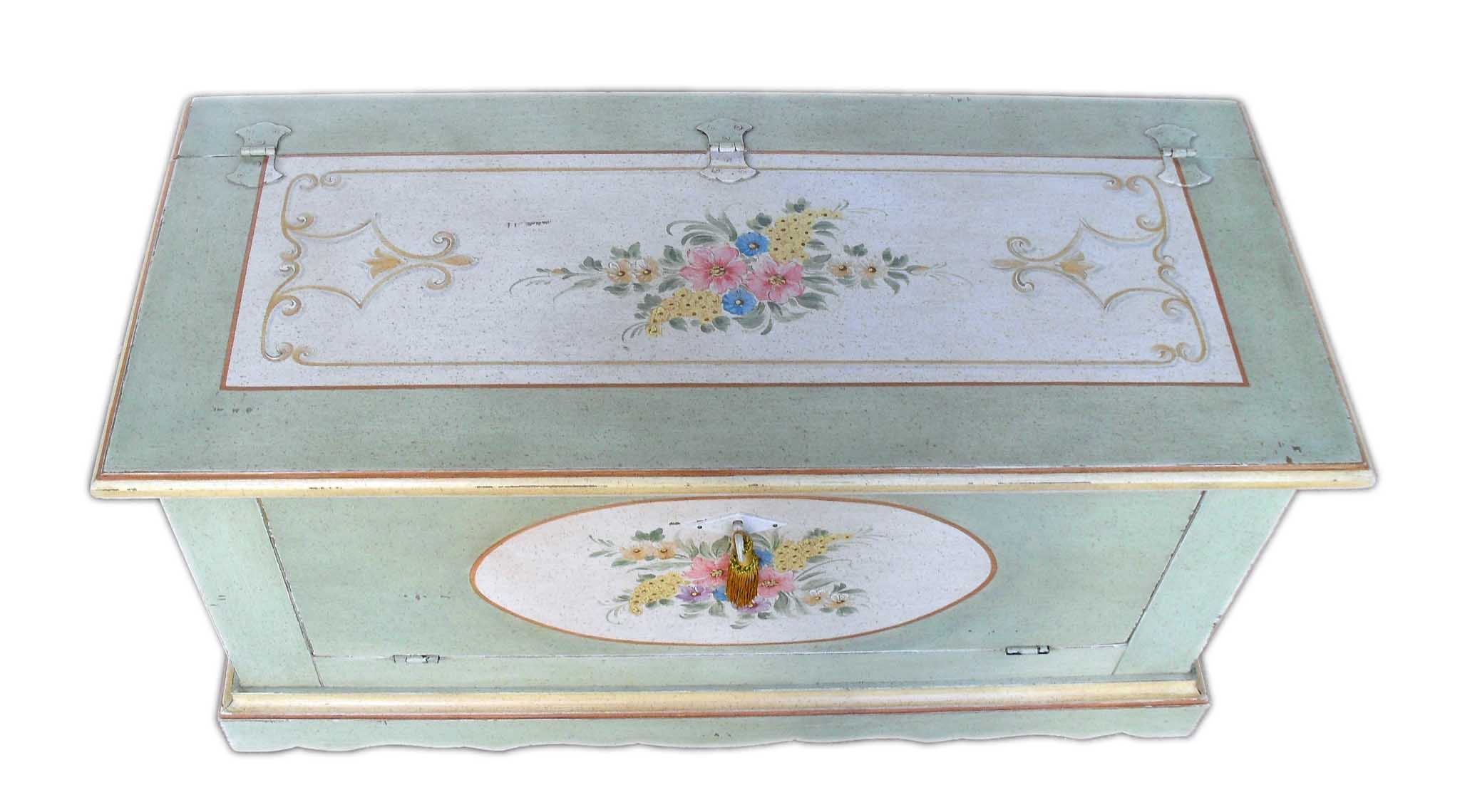 Cassapanca provenzale con antina a ribalta