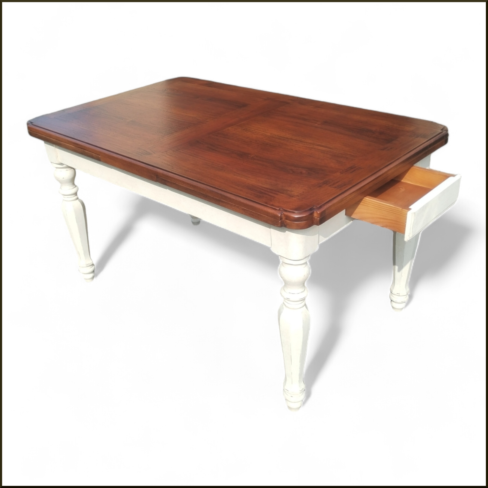 Tavolo provenzale allungabile con base laccata