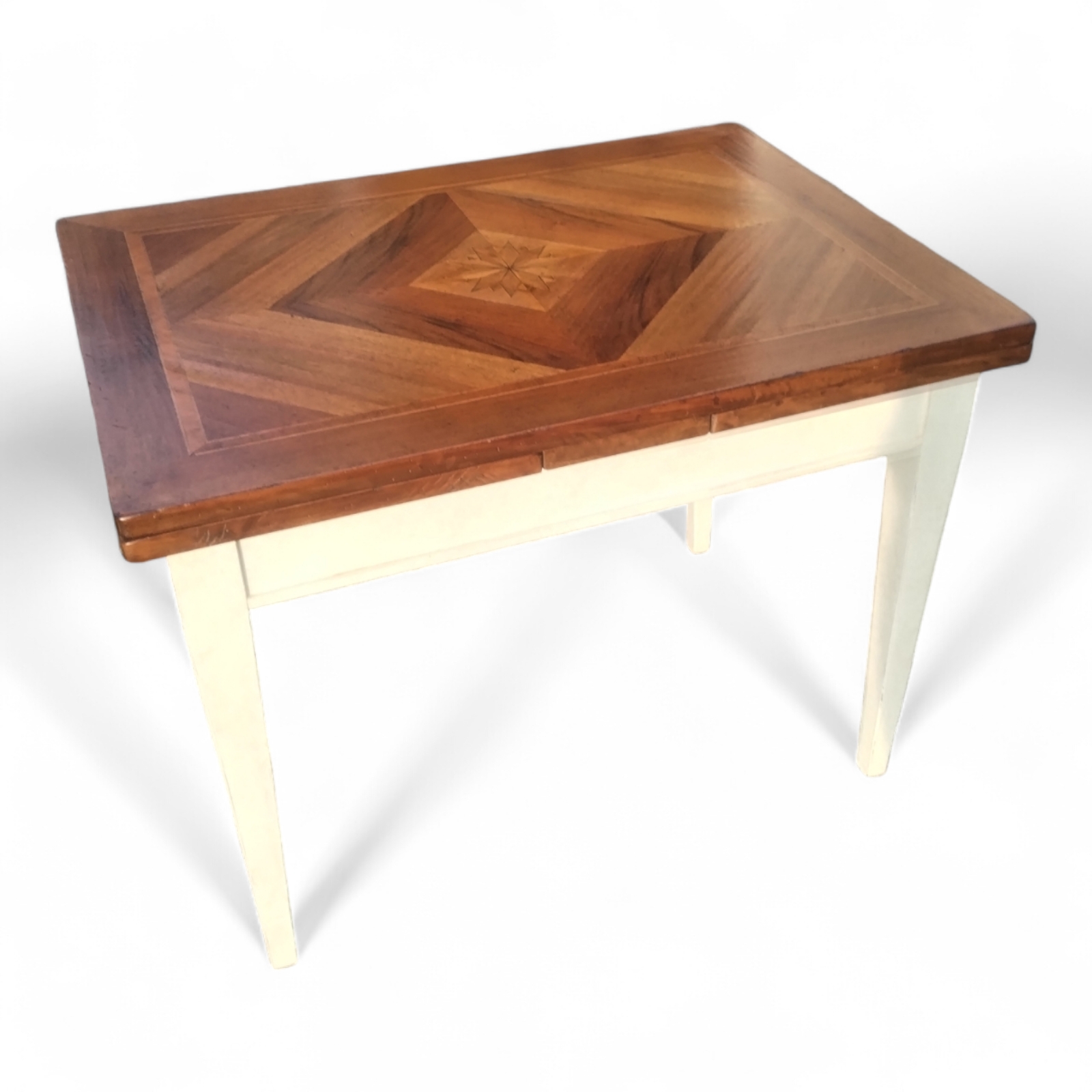 Tavolo classico con base laccata a mano a vecchio