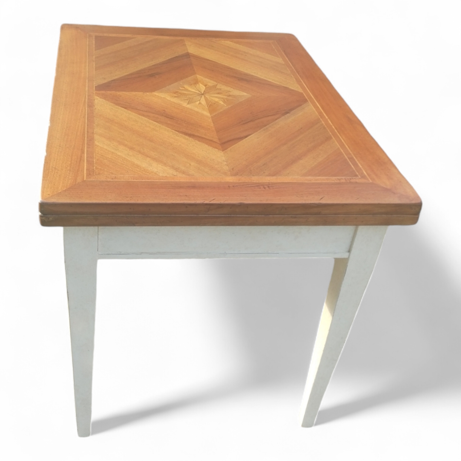 Tavolo classico con base laccata a mano a vecchio