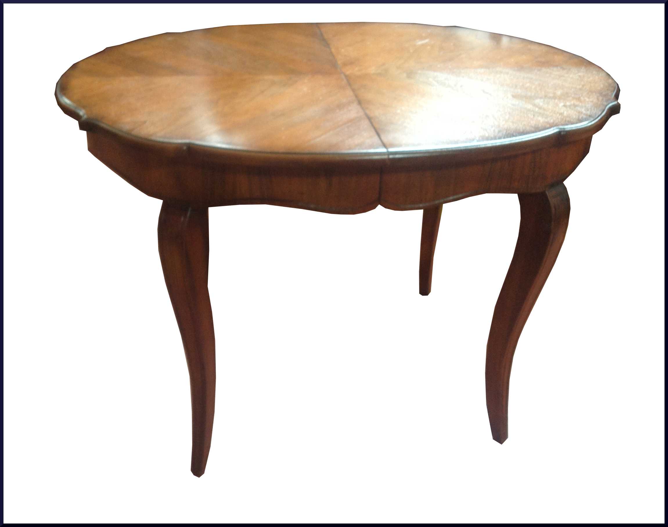 Elegante tavolo ovale classico sagomato