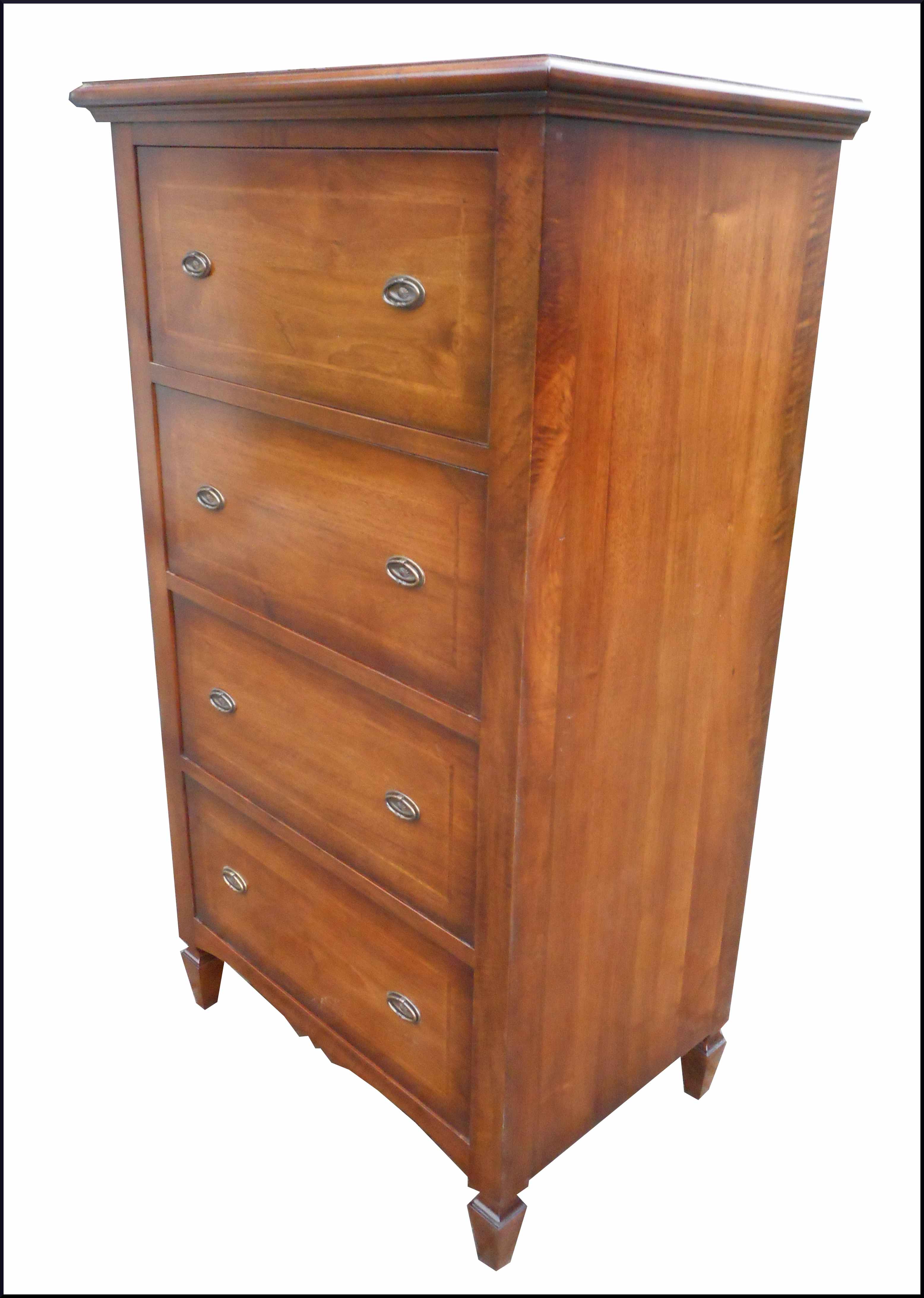 Cassettiera classica con base sagomata