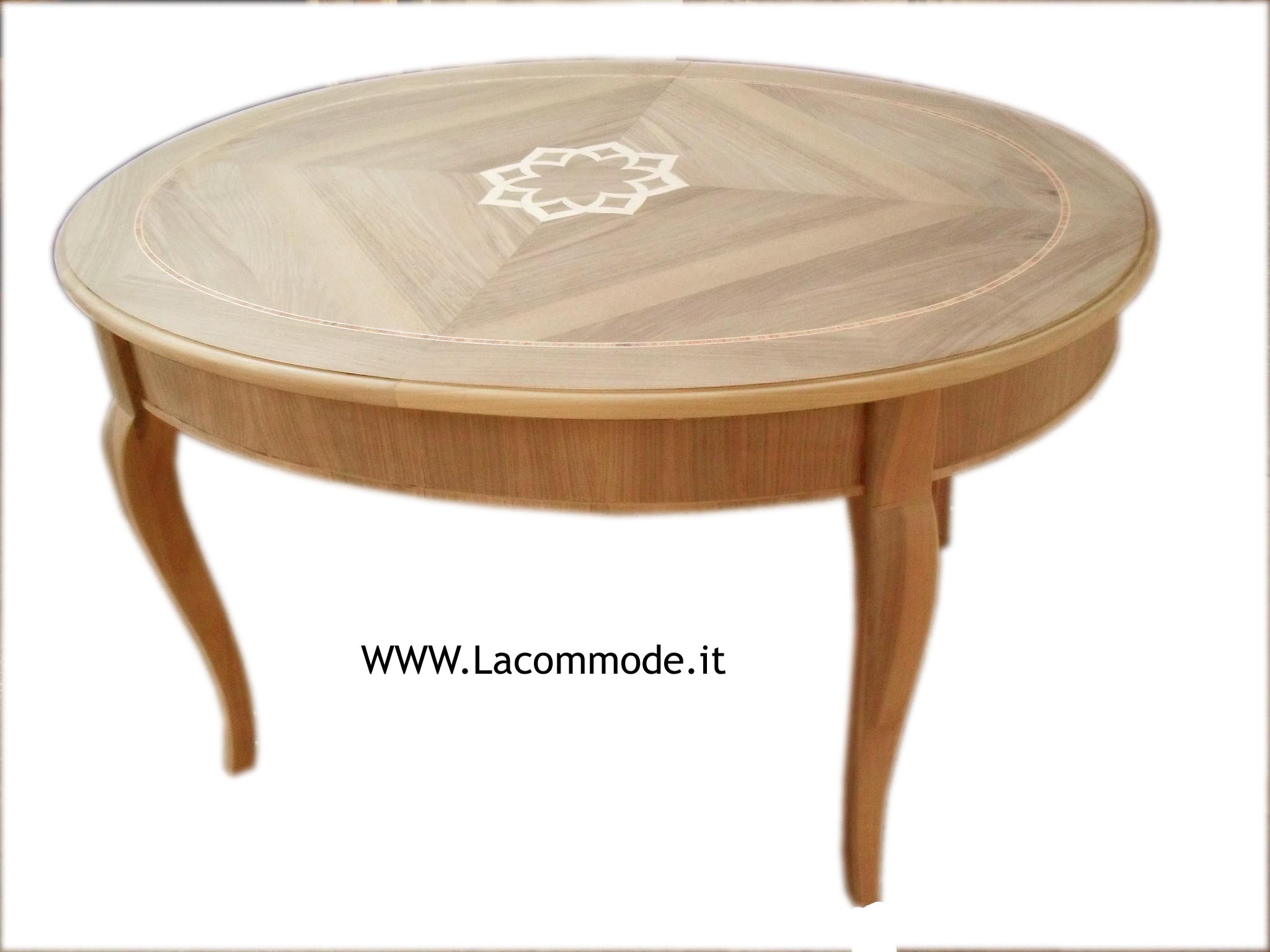 Tavolo classico ovale con intarsi